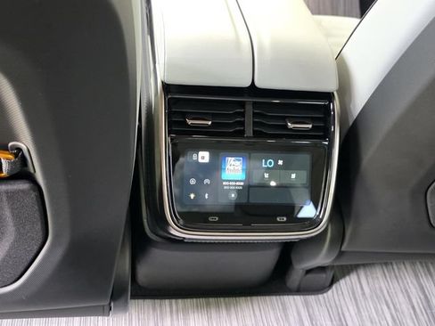 Used 2024 Rivian R1S Adventure AWD/4WD image 11
