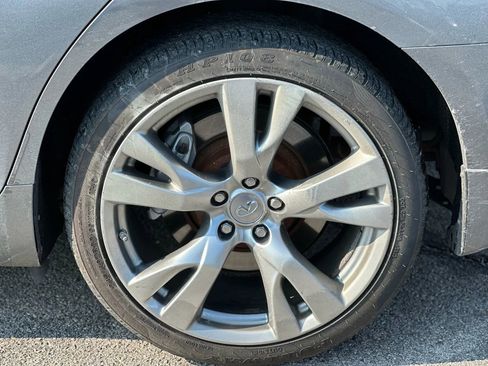 Used 2017 INFINITI Q70 3.7 w/ Technology Package image 24