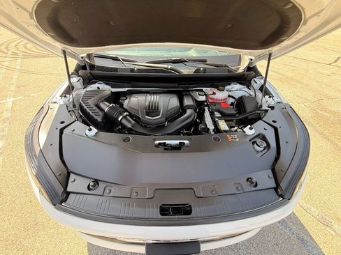 Used 2025 Buick Enclave Preferred FWD image 12
