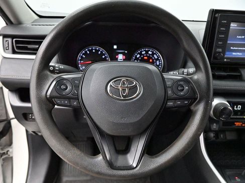 Used 2022 Toyota RAV4 XLE AWD/4WD image 14