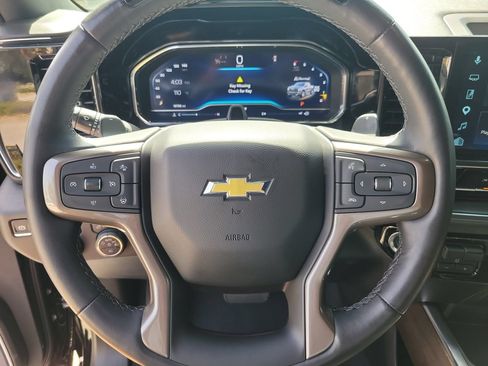 Used 2025 Chevrolet Silverado 1500 High Country AWD/4WD image 18