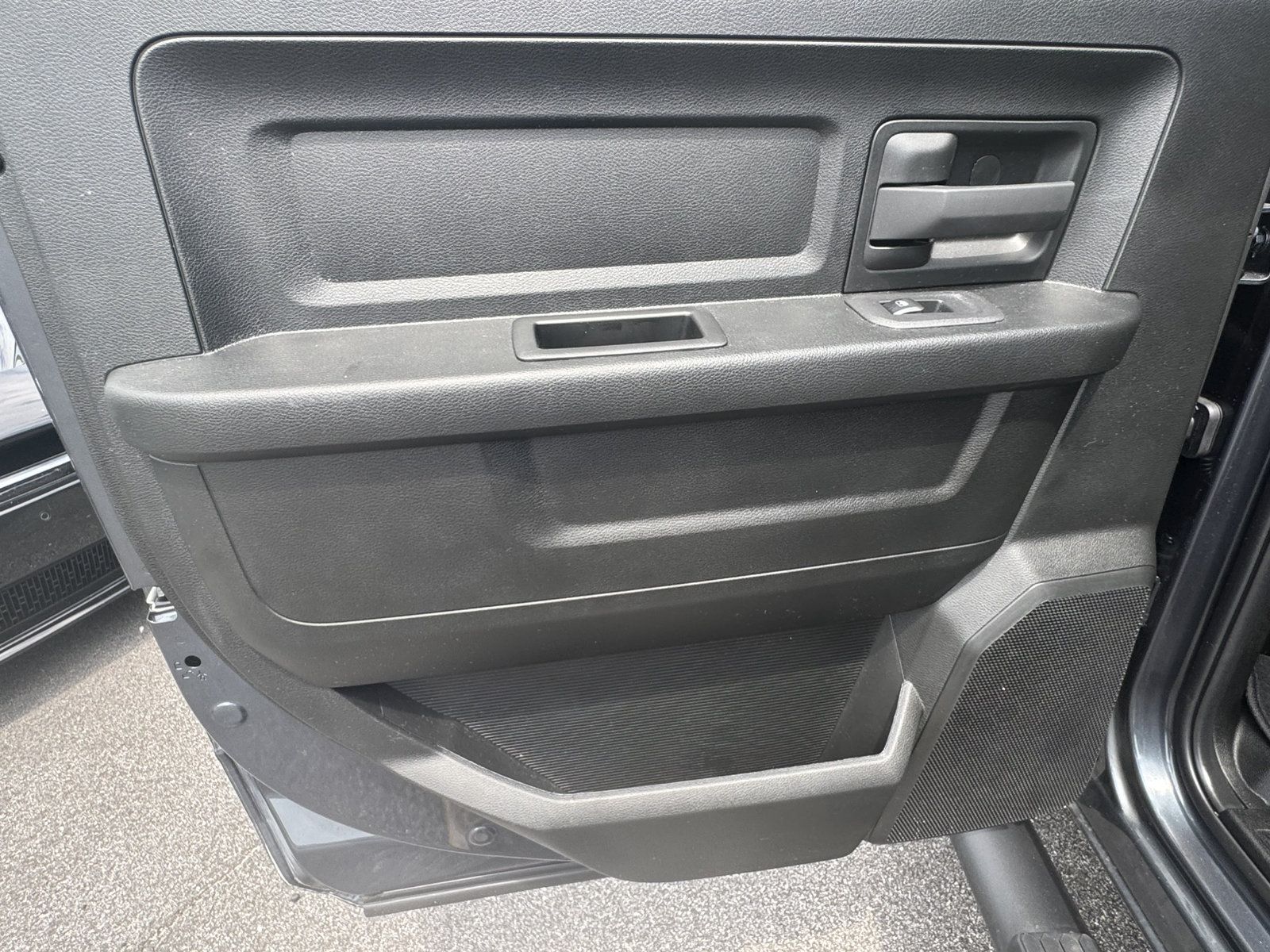 Certified 2025 RAM 2500 Tradesman AWD/4WD image 22
