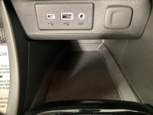 Used 2021 Buick Encore GX Select image 20