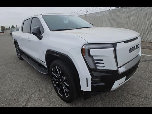 Used 2025 GMC Sierra EV Denali AWD/4WD image 14