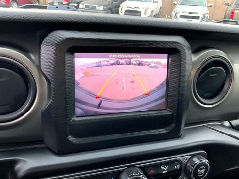 Used 2023 Jeep Wrangler Sport image 22