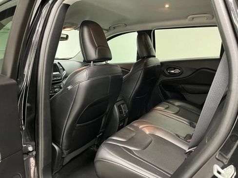 Used 2021 Jeep Cherokee Latitude Plus FWD image 38