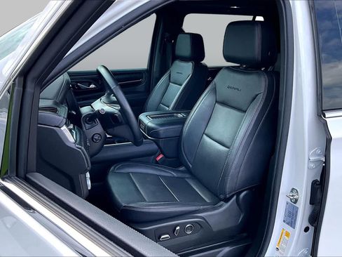 Used 2023 GMC Yukon XL Denali AWD/4WD image 8