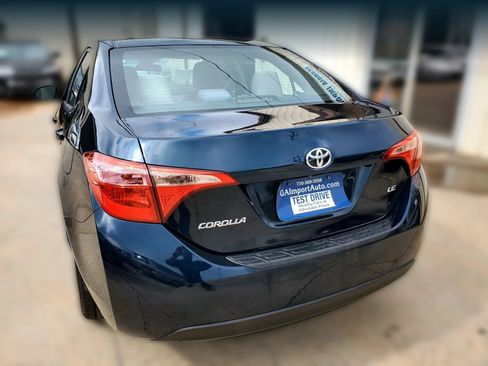 Used 2018 Toyota Corolla LE w/ Carpet Mat Package (TMS) FWD image 12