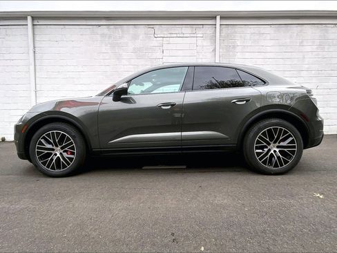 New 2025 Porsche Macan 4S Electric image 2