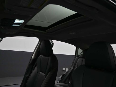 Used 2022 Subaru Crosstrek 2.5i Limited w/ Moonroof Package 2 image 11