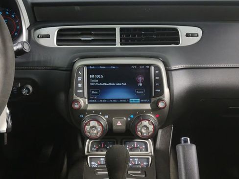 Used 2015 Chevrolet Camaro SS w/ SS Performance Package RWD image 22