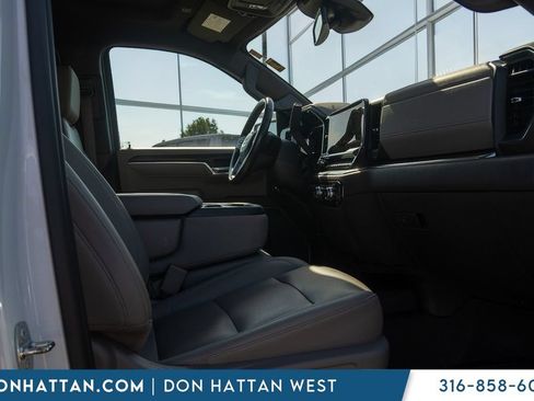 Used 2022 GMC Sierra 1500 SLT AWD/4WD image 24