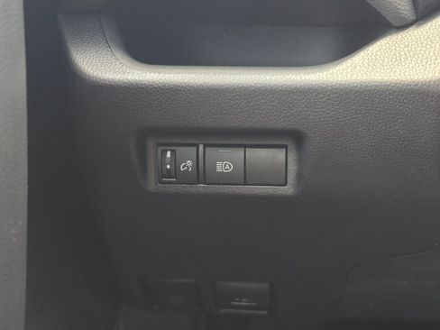 Used 2025 Toyota RAV4 XLE AWD/4WD image 24