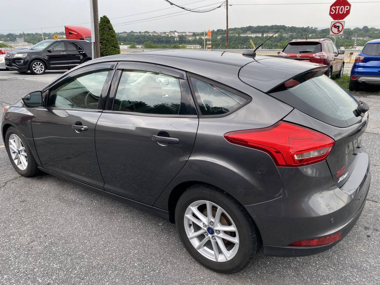 Used 2015 Ford Focus SE w/ Reverse Sensing Package FWD image 7