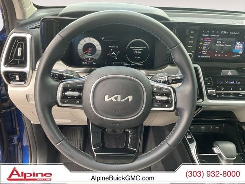 Used 2023 Kia Sorento SX AWD/4WD image 12