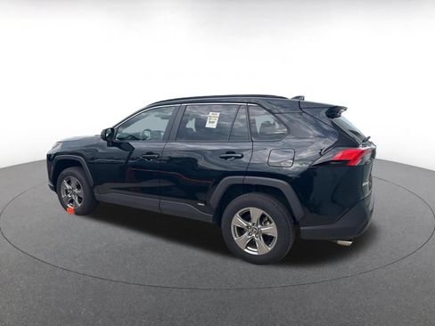 Used 2025 Toyota RAV4 LE AWD/4WD image 6