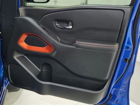 Certified 2025 Nissan Frontier PRO-4X image 30
