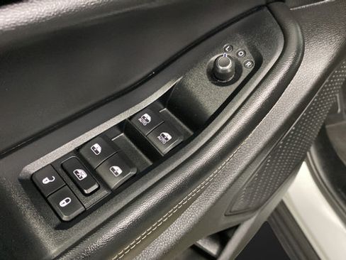 Used 2023 Jeep Grand Cherokee Altitude AWD/4WD image 22