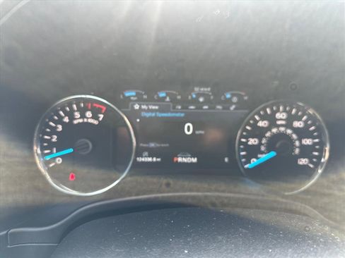 Used 2020 Ford F150 Lariat w/ Equipment Group 502A Luxury AWD/4WD image 11