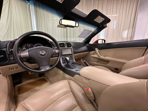 Used 2007 Chevrolet Corvette Convertible w/ Preferred Equipment Group RWD image 21