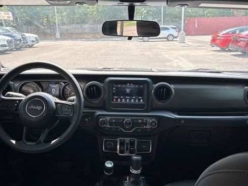 Used 2023 Jeep Gladiator Sport AWD/4WD image 21