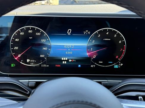 Used 2025 Mercedes-Benz GLS 580 4MATIC image 19