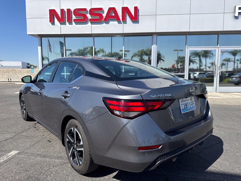 Used 2024 Nissan Sentra SV FWD image 2
