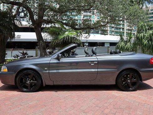 Used 2004 Volvo C70 HT FWD image 14