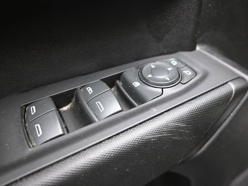 Used 2020 Chevrolet Silverado 1500 Custom w/ Custom Value Package AWD/4WD image 11