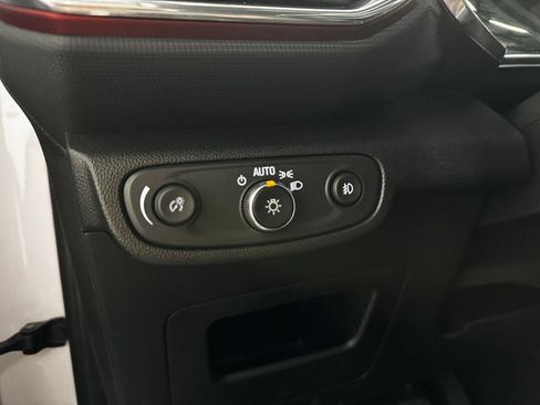 Used 2021 Chevrolet TrailBlazer RS w/ Sun and Liftgate Package FWD image 23