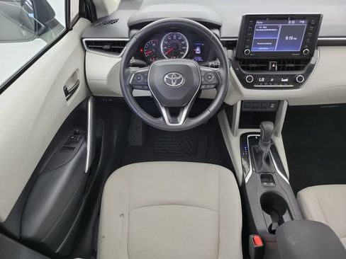 Used 2022 Toyota Corolla Cross LE FWD image 17