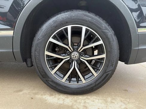 Used 2021 Volkswagen Tiguan S FWD image 9