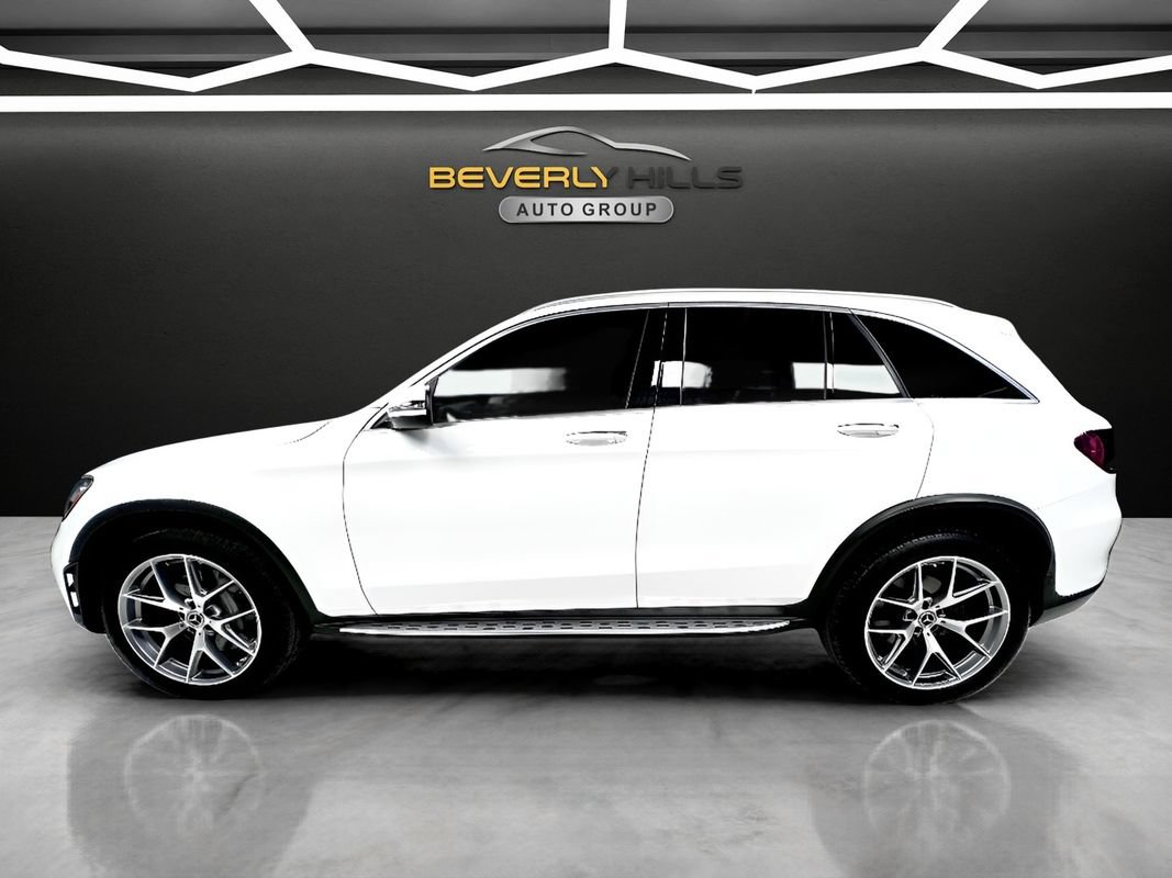 Used 2020 Mercedes-Benz GLC 300 4MATIC image 2