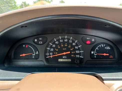 Used 2002 Toyota Tundra 2WD Regular Cab image 3