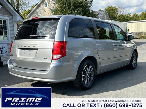 Used 2017 Dodge Grand Caravan SXT image 7