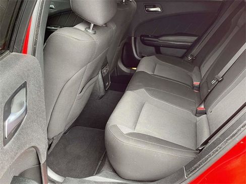 Used 2022 Dodge Charger SXT w/ Blacktop Package image 5