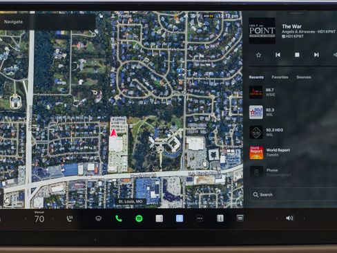 Used 2023 Tesla Model S Standard Range image 13