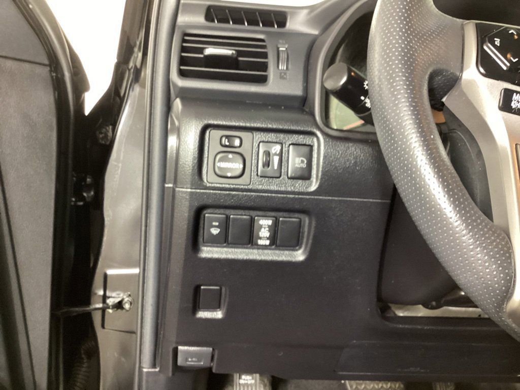 Used 2021 Toyota 4Runner Limited AWD/4WD image 12