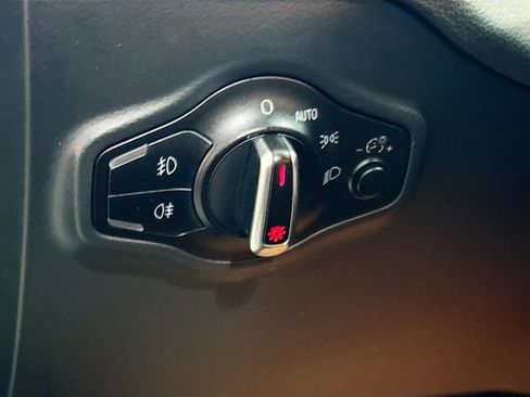 Used 2015 Audi Q5 2.0T Premium Plus w/ Technology Package image 11