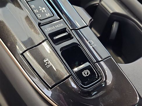 New 2026 Toyota Crown Platinum image 9