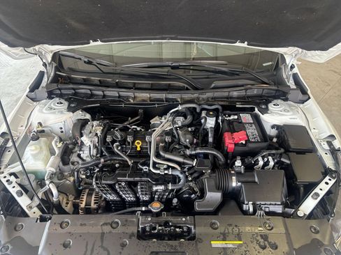 Used 2025 Nissan Altima 2.5 SV FWD image 33