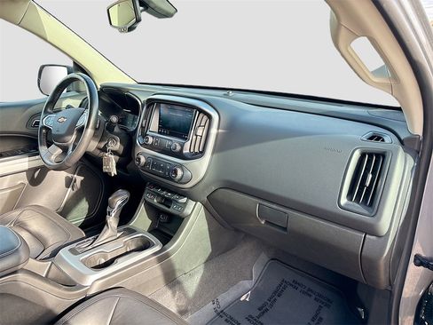 Used 2022 Chevrolet Colorado LT w/ Luxury Package image 27
