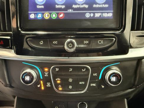 Used 2023 Chevrolet Traverse RS image 16