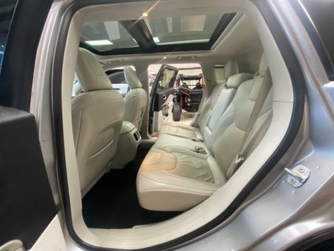 Used 2020 Jeep Cherokee Limited FWD image 13
