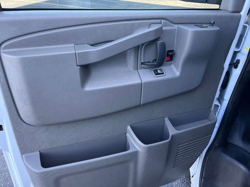 Used 2023 Chevrolet Express 2500 Extended image 11