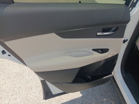 Used 2025 Nissan Murano SV FWD image 17