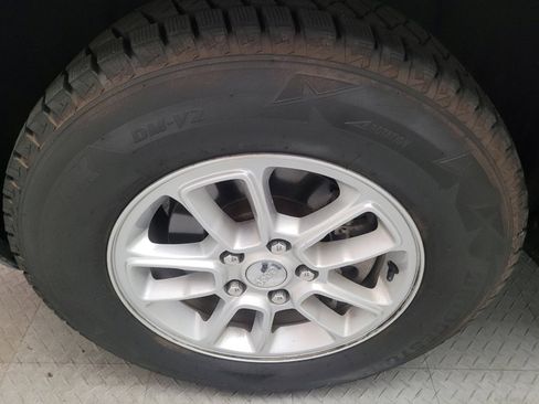 Used 2018 Jeep Grand Cherokee Laredo image 31