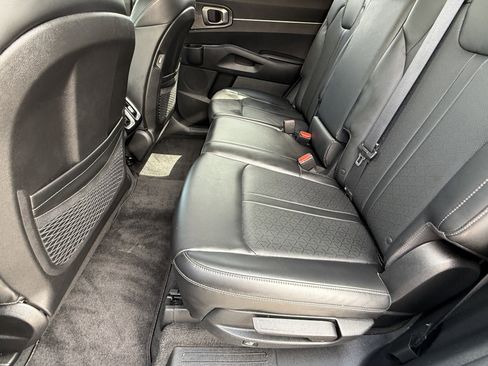 Used 2023 Kia Sorento S w/ Panoramic Sunroof Package FWD image 17