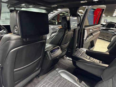 Used 2022 Cadillac Escalade Sport Platinum w/ Heavy-Duty Trailer Package image 41