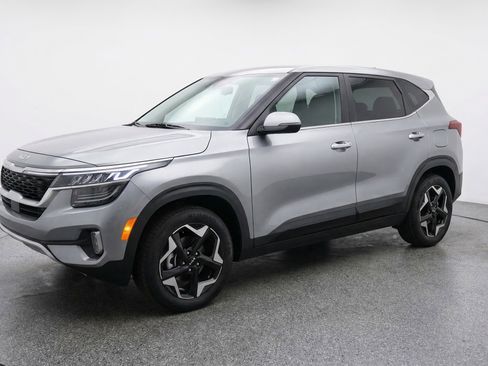 Used 2025 Kia Seltos S FWD image 3
